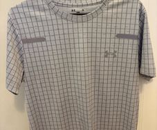 under armer t shirts men's small