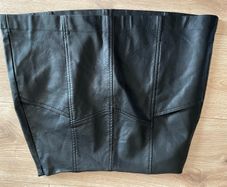 stradivarius mini faux leather skirt