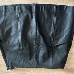 stradivarius mini faux leather skirt