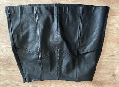 stradivarius mini faux leather skirt