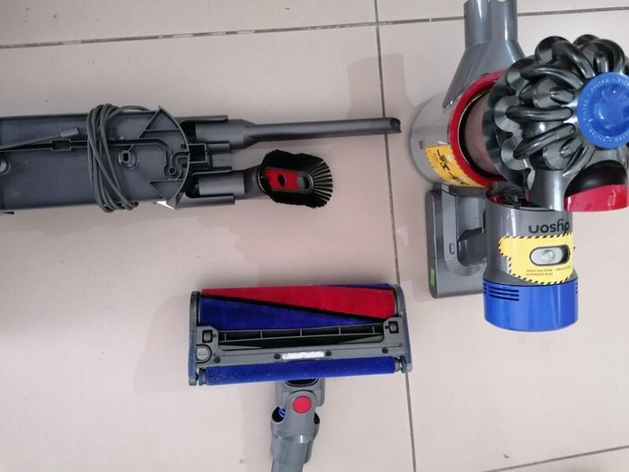 dyson v8 in great condition after full service done with fresh filter
