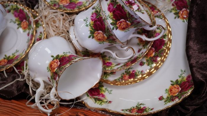 Royal Albert Old Country Roses Bone China Tea Set - 21 Piece