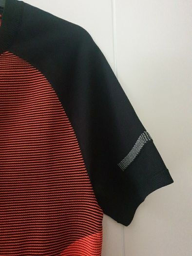 New Under Armour Mens top size S