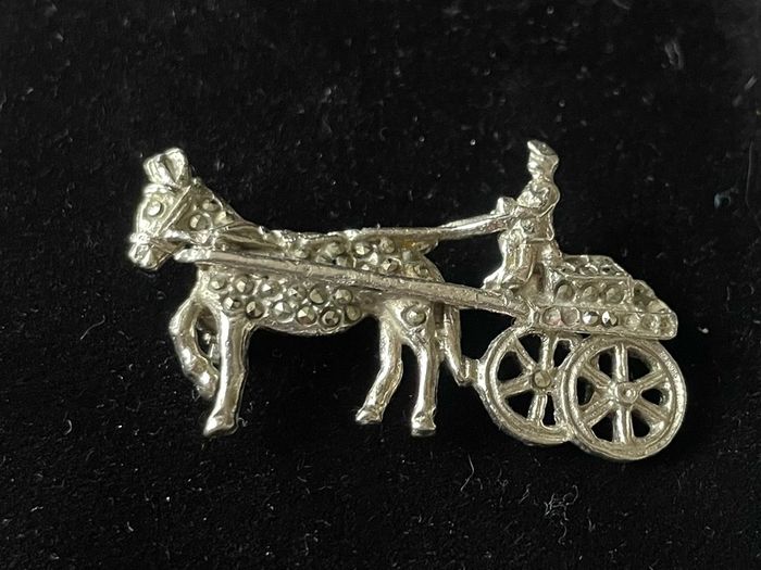 Brooch