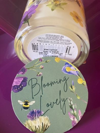 Wax Lyrical candle. 204g. Up to 42hrs burn time. New.