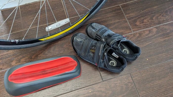 Carrera ltd edition 6061T6 road bike and  Qubo elite trainer