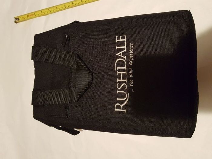 rushdale wine cooler bottle bag ,nice condition ,buyer collects or pays postage thank you,sold as is