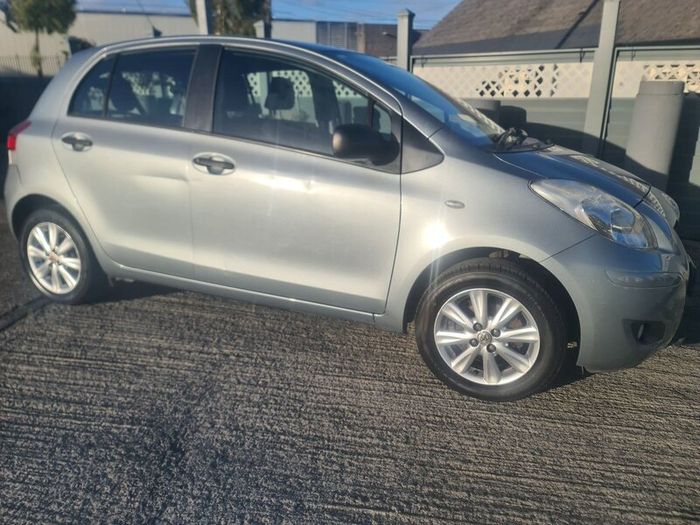 Toyota Yaris 2011