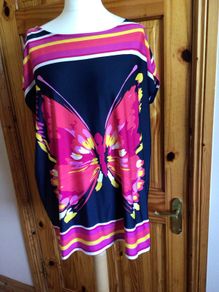 Joanna Hope Ladies Bright pink multicolor butterfly print Top size 20 includes post