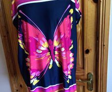 Joanna Hope Ladies Bright pink multicolor butterfly print Top size 20 includes post