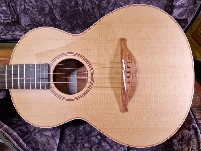Lowden WL-34