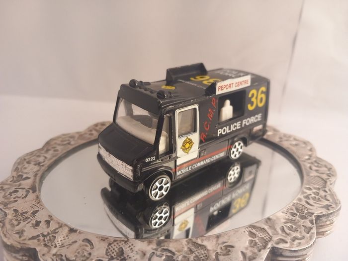 Police force van Suzuki samurai Twist and drive truck PIONEER MERCEDES-BENZ Ford Mustang Mattel Hot Wheels Lamborghini Urus Car Used    Plymouth  barracuda Nissan oz  Dodge challenger Pontiac firebird Custom ford bronco FERRARI 612 Emergency  service  veh