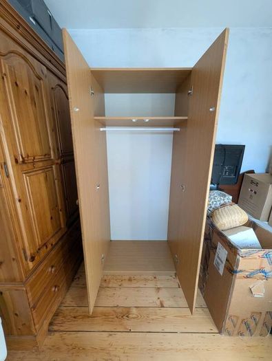 Freestanding wardrobe