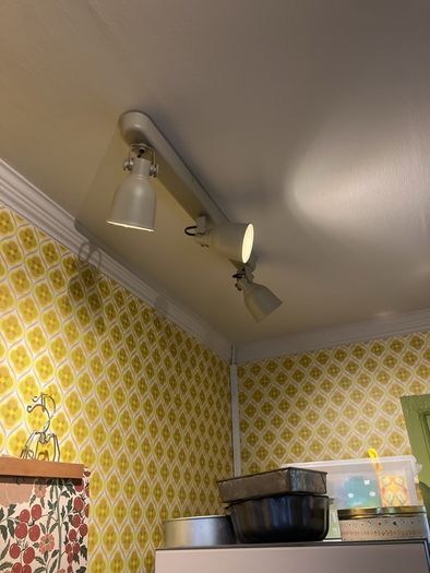 Ceiling track lights. Ikea Hektar in beige.