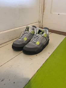 jordan 4 retro SE neon