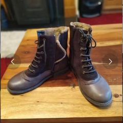 Clarks Fur Lined Leather Girls Boots - 1F - New