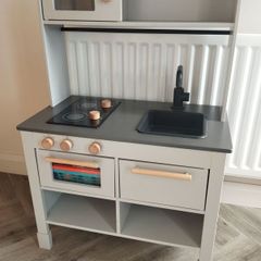 Play Kitchen