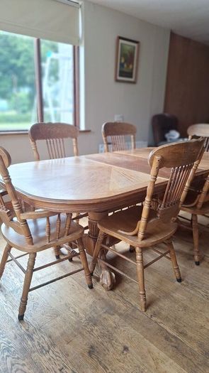 Solid Wood Extendable Dining Table and 6 Chairs
