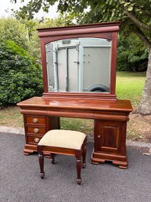 Dressing table