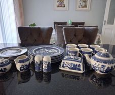 Dinner Set - Blue Willow - BNWT RRP 260