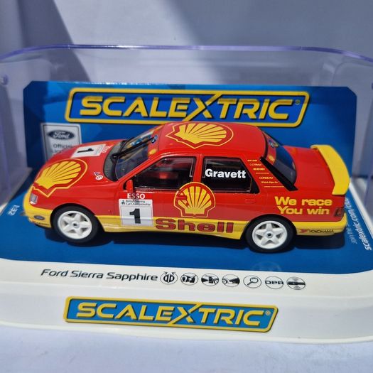Scalextric C4632 Ford Sierra Sapphire Slot Car (BTCC 1990-Robb Gravett)