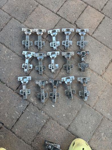 cabinet hinges