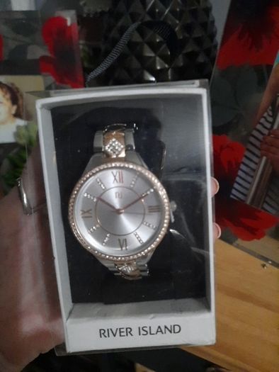 new river island watch