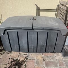 Outdoor storage box