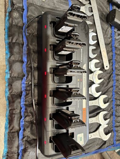 Motorola 6-Way Multi-Unit Charger + 2 Radios