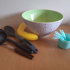Assorted Kitchen Utensils & Pieces