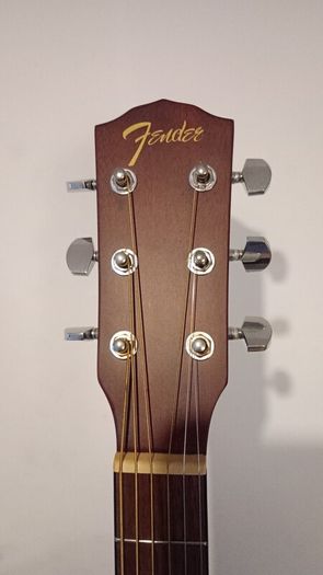 Fender 3/4 guitar + gig bag