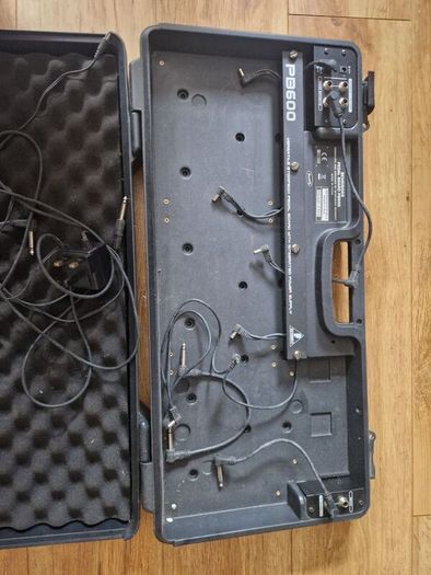 Behringer Pedal Board PB600