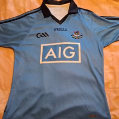 (Tight Fit) Dublin GAA O'Neills Gaelic Football Jersey (Adult Medium) FREE POST