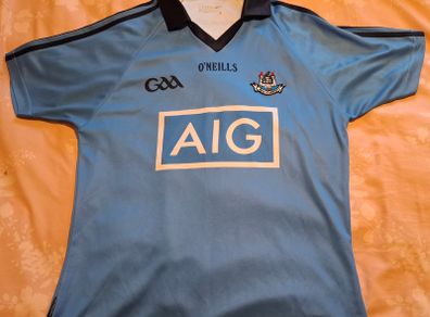 (Tight Fit) Dublin GAA O'Neills Gaelic Football Jersey (Adult Medium) FREE POST