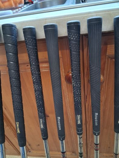 Mens golf clubs .