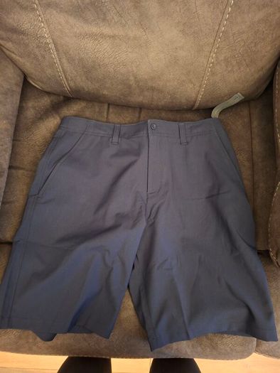 golf underarmour tshirt & shorts