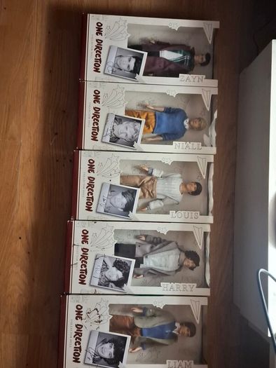 one direction dolls.full set unopened