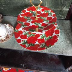 cake stand