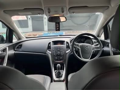 2011 Opel Astra