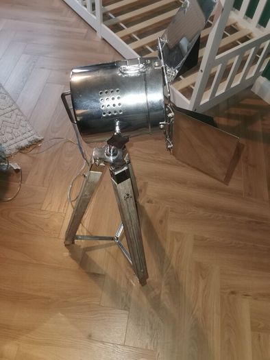 floor lamp