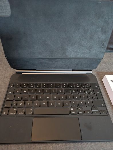 Magic Keyboard for iPad 11 inch