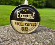Excelene oil can