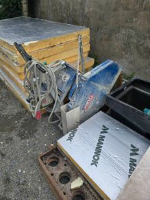 floor saw with power leads and blades