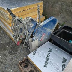 floor saw with power leads and blades