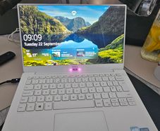Dell XPS 13 9370,  i7 , 16GB RAM ,512GB NVMe SSD, 4K touchscreen display