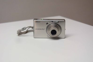Nikon Coolpix S510 Compact Digital Camera