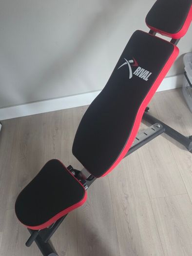 Adjustable weight bench