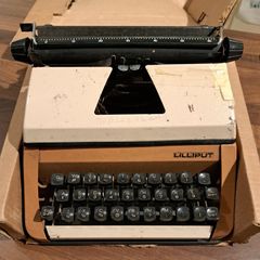 Vintage Lilliput Typewriter