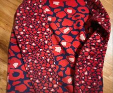 Love label brand jumper