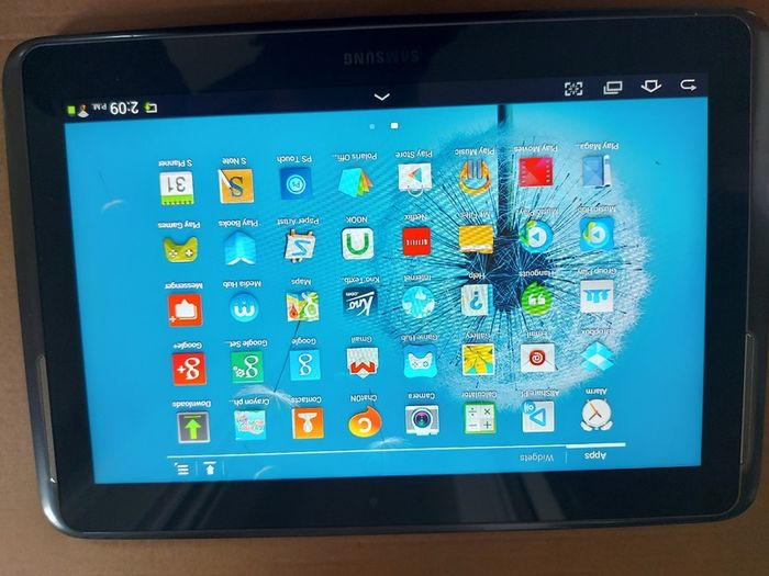 Samsung Galaxy Note 10.1 inch, Model No GT-N8013, 32GB, in excellent condition with lots of family movies for your entertainment
